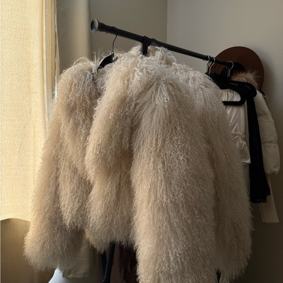 KOIR 100% pure Monogolian lamb Fur Coat ivory helsa revolve - Picture 7 of 15